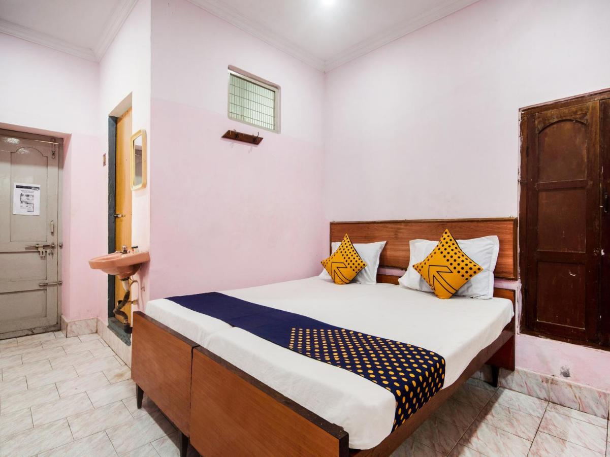 Spot On 75742 Sri Devi Lodge Kākināda Εξωτερικό φωτογραφία