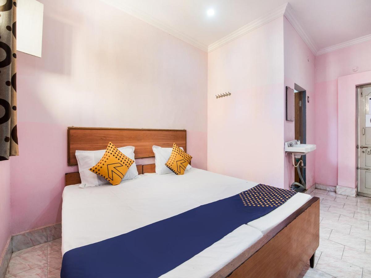 Spot On 75742 Sri Devi Lodge Kākināda Εξωτερικό φωτογραφία