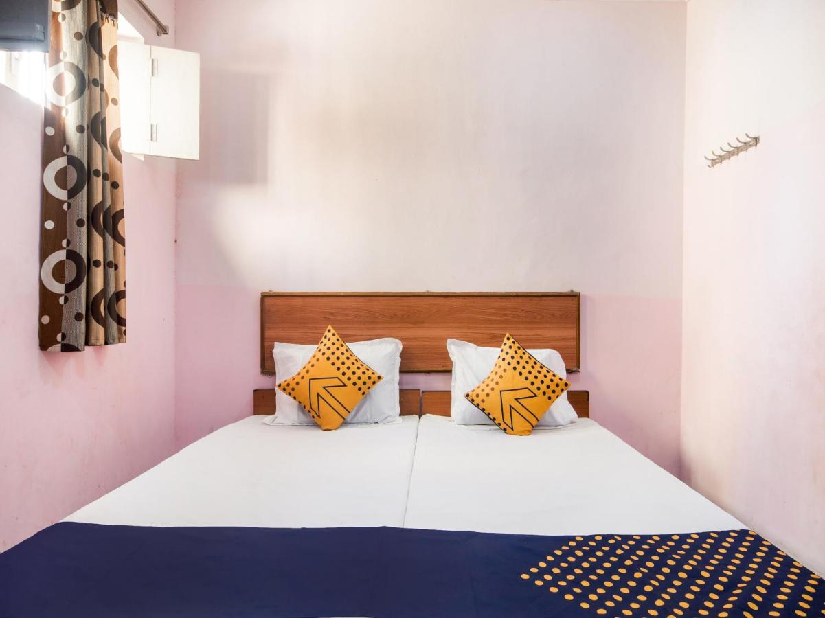 Spot On 75742 Sri Devi Lodge Kākināda Εξωτερικό φωτογραφία
