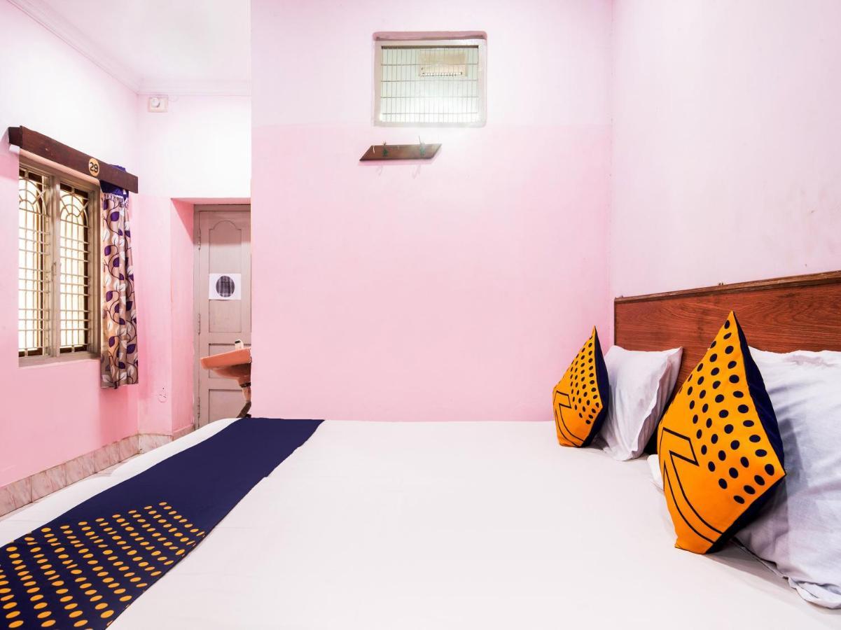 Spot On 75742 Sri Devi Lodge Kākināda Εξωτερικό φωτογραφία