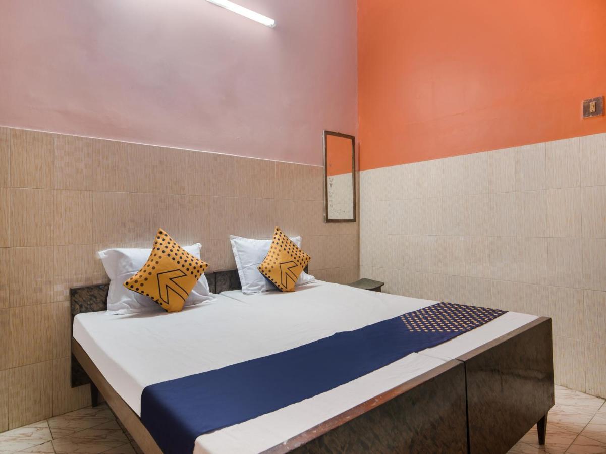 Spot On 75742 Sri Devi Lodge Kākināda Εξωτερικό φωτογραφία